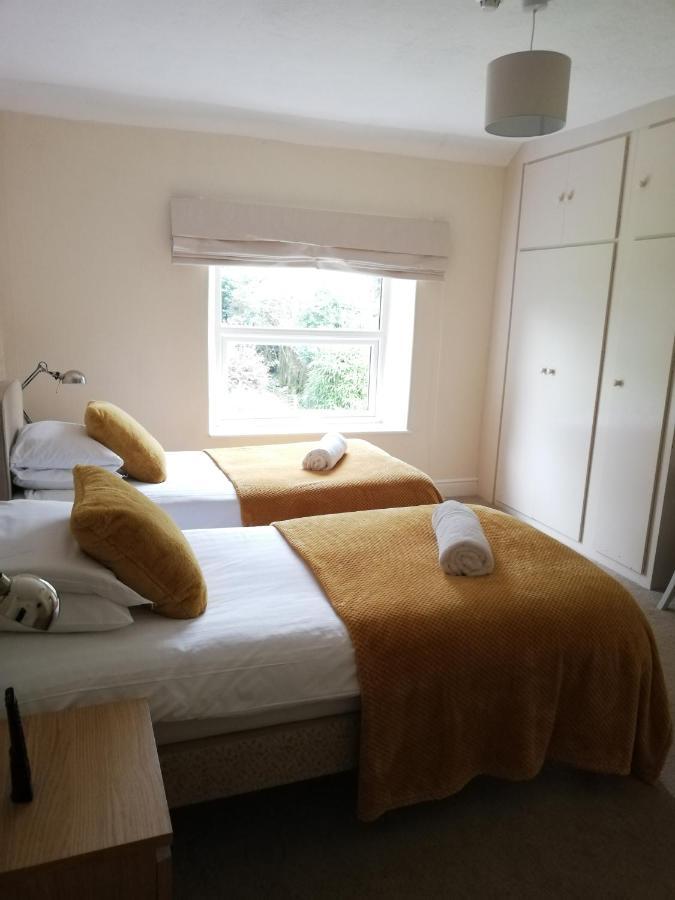 Newton House 3*
