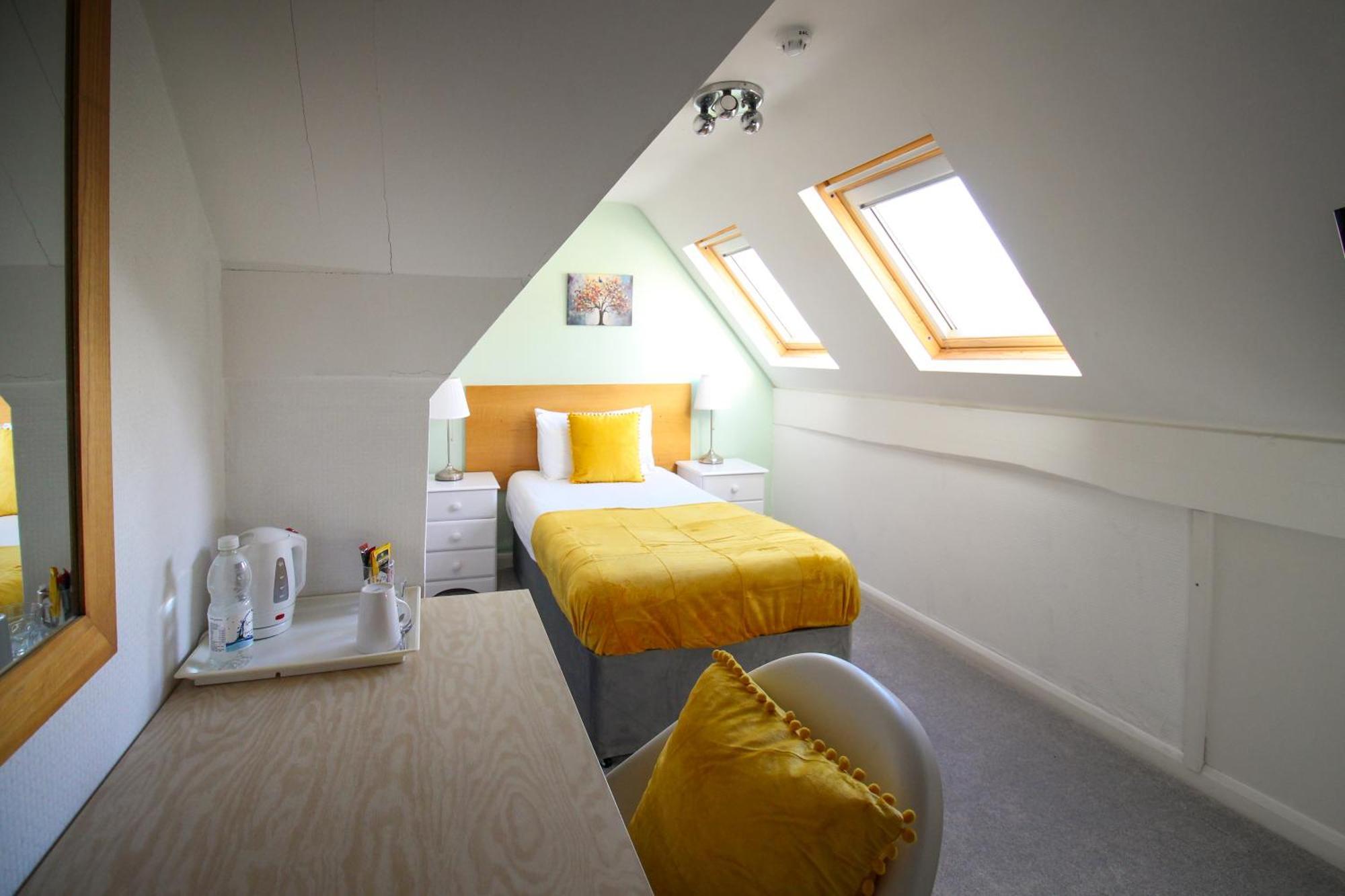 Newton House Отель
