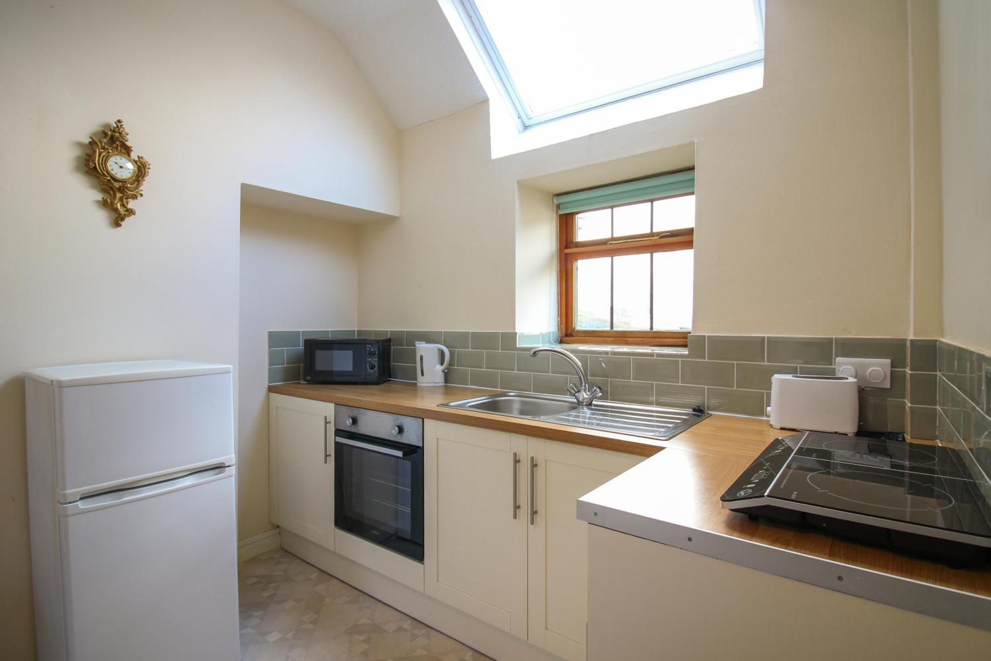 Newton House Отель 3*