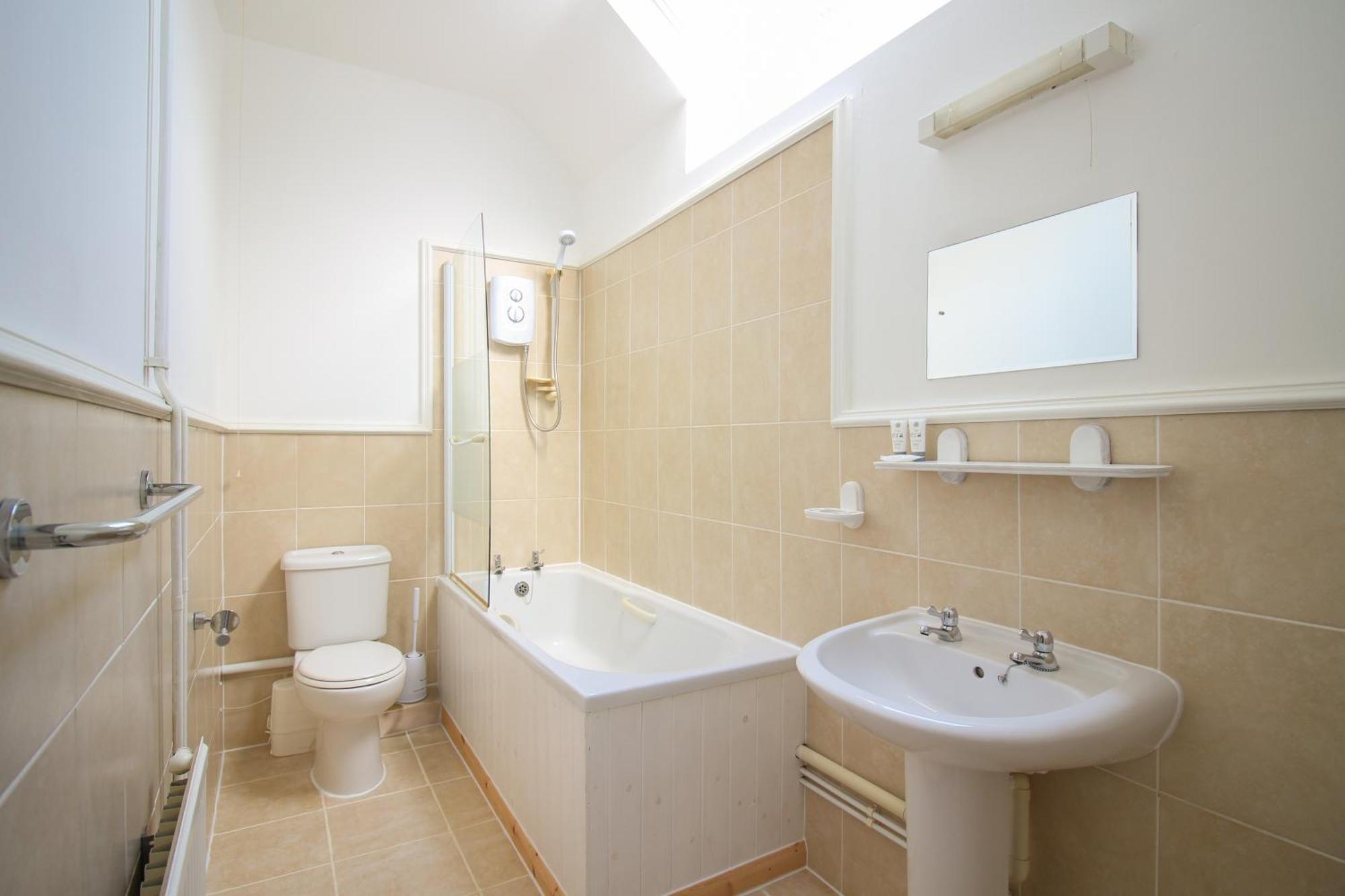Отель Newton House 3*
