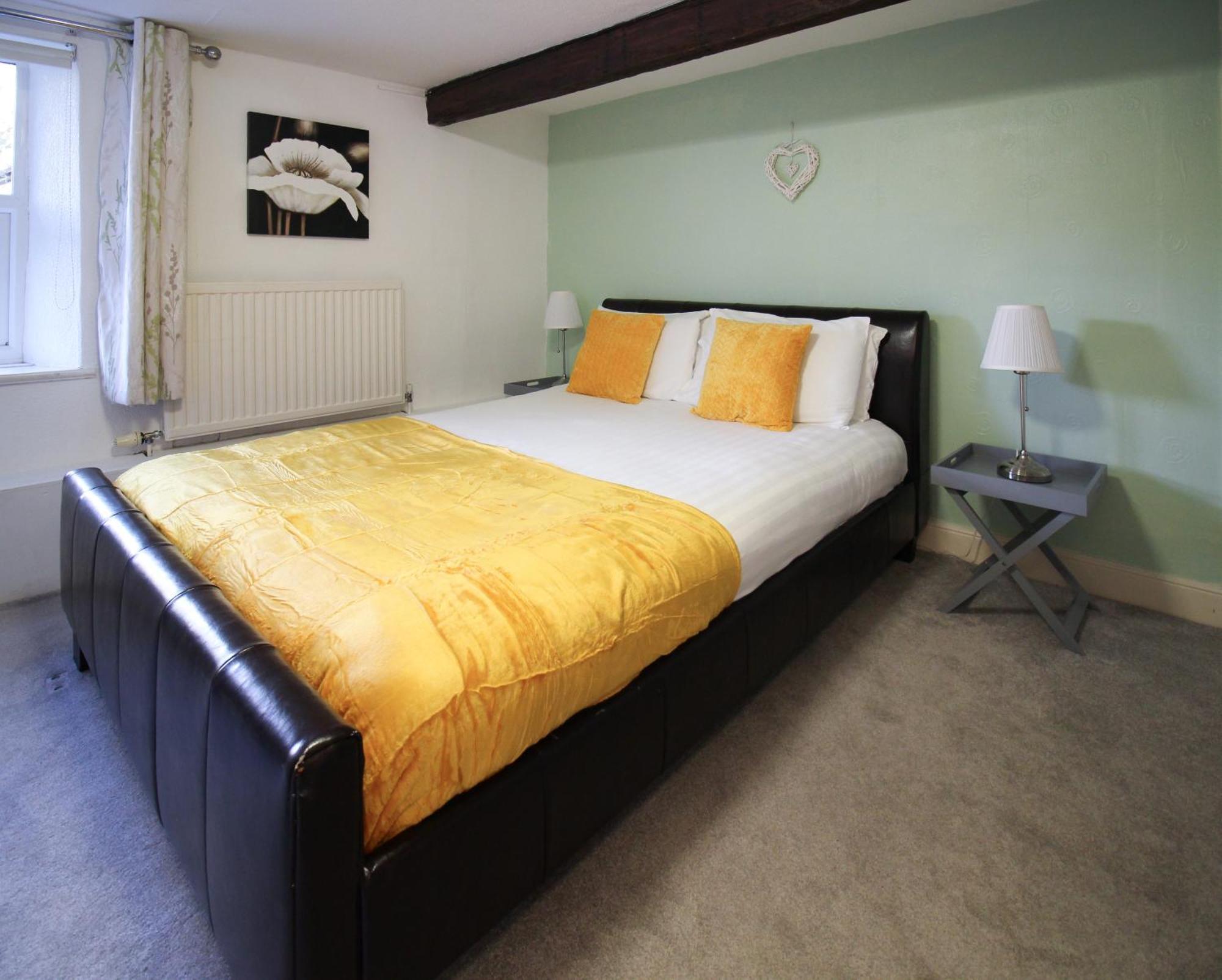 Newton House Отель 3*