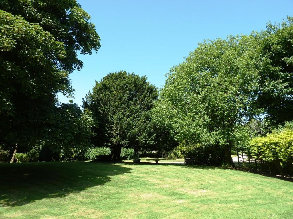 Newton House Отель