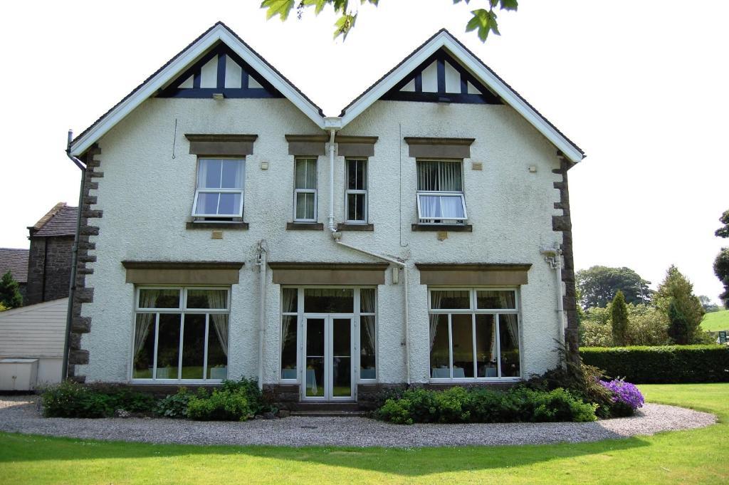 Newton House Отель
