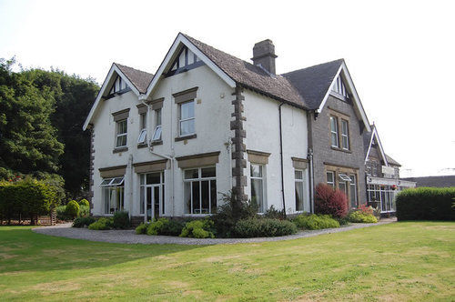 Newton House 3*