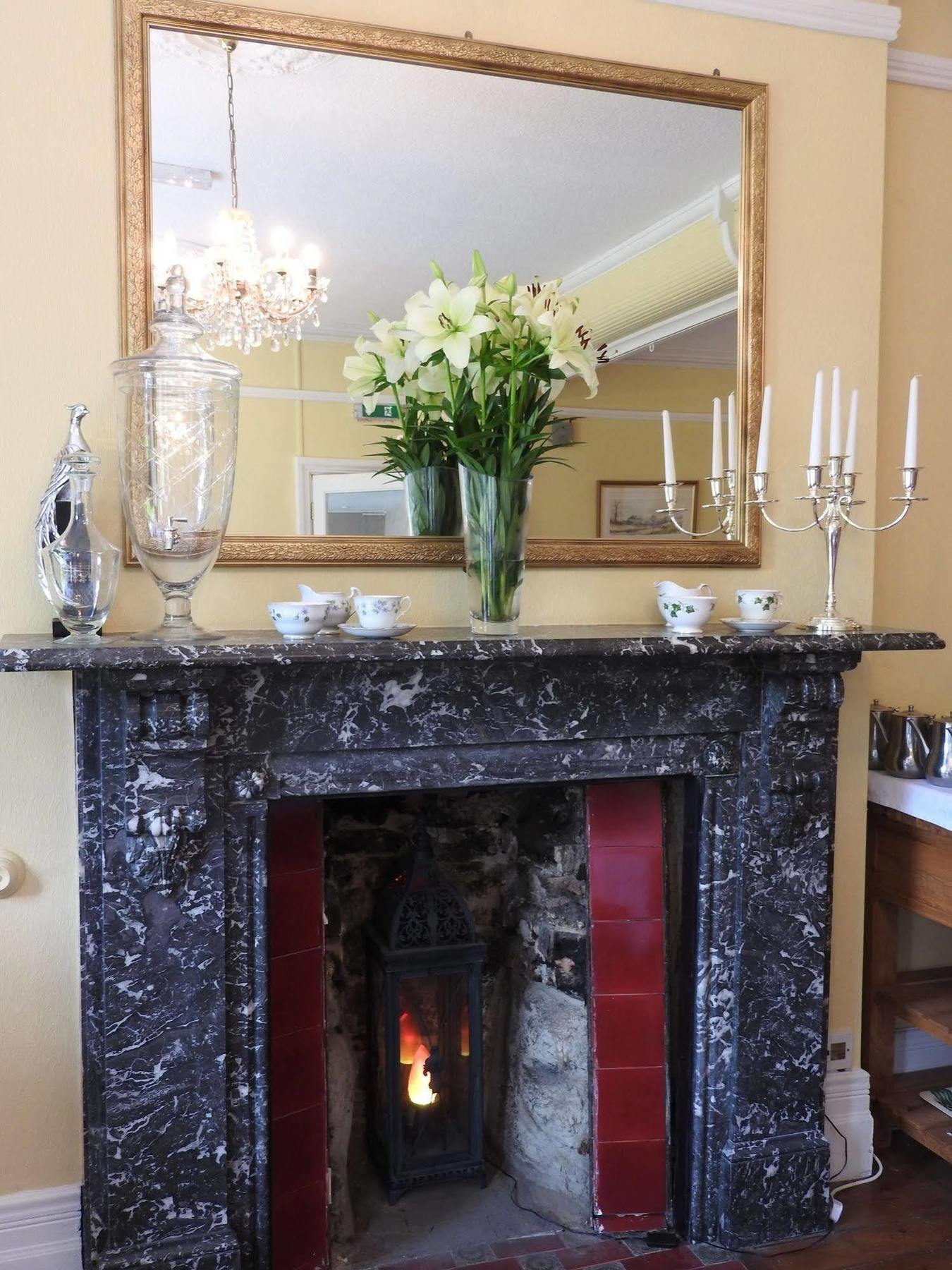 Newton House 3*